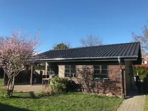 Blick vom Garten auf das Ferienhaus