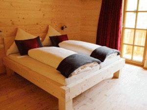 chalet-auszeit-zirbenzimmer-07-300x200