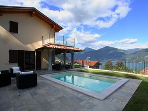 Villa Serena's privater pool