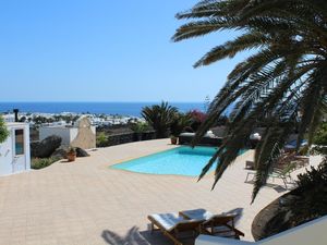 Pool mit Meerblick