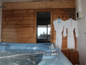 Whirlpool und Sauna