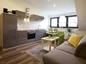 Fewo Marienburg: Wohnraum mit Küche