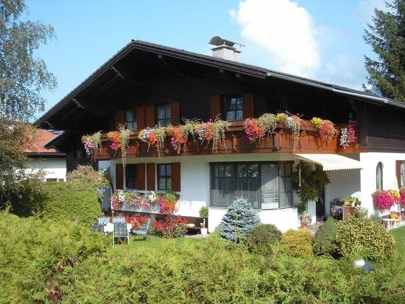 Haus TRIPOLT im Sommer