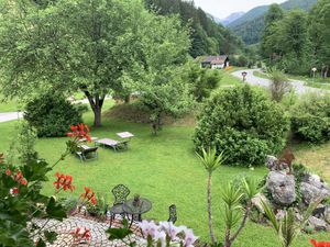 Garten mit Liegewiese - Ferienwohnungen Jagerer