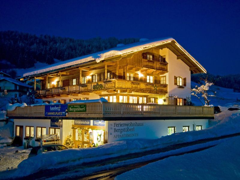 Nachtansicht vom Gästehaus Bergstüberl