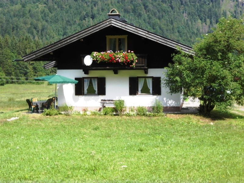 das Ferienhaus Seewiesenalm im Sommer