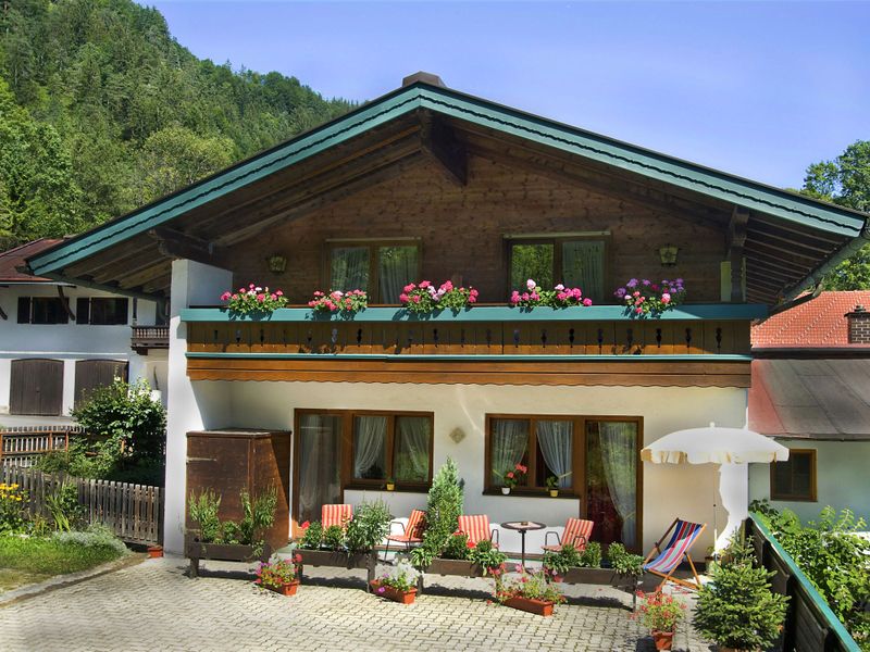 Haus Berghof im Sommer