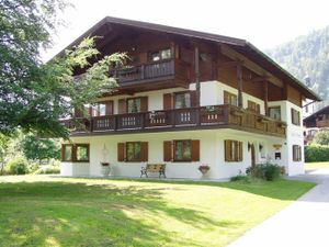 Haus im Kurpark im Sommer