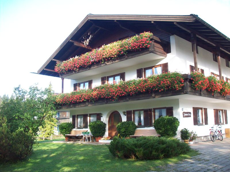 Haus Bartlweber im Sommer