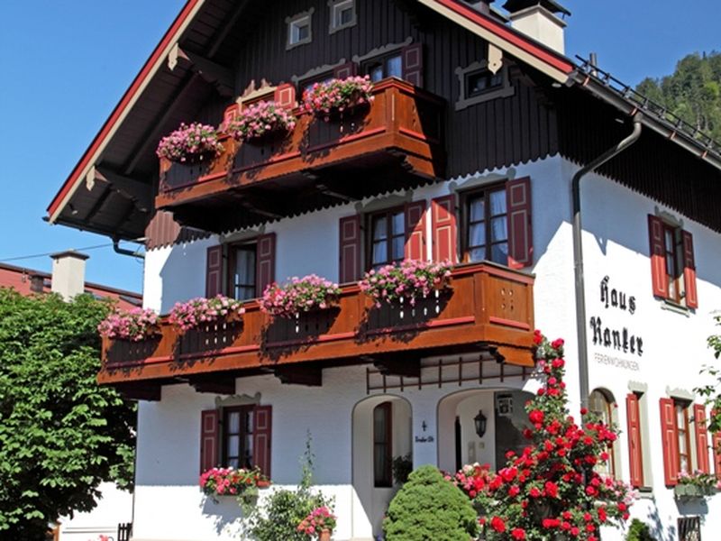 unser Haus im Sommer