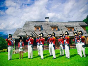 Französische Schützen vor der Napoleonvilla