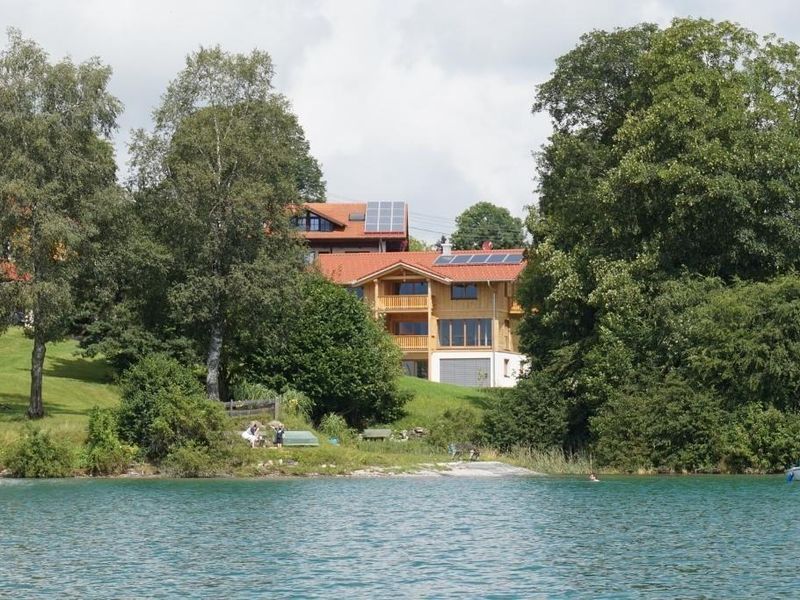 Der private Badestrand, direkt vor dem Chalet