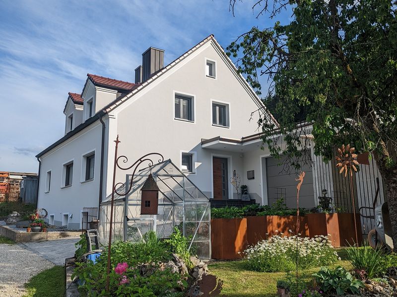 Willkommen in der Ferienwohnung Blick Schloss Prunn