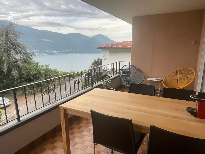 Terrasse mit Aussicht auf den Lagomaggiore