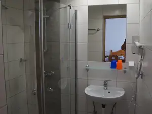 Badezimmer mit WC Doppelzimmer Terasse