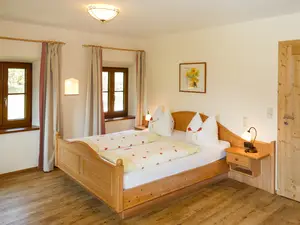 Schlafzimmer 1 OG groß