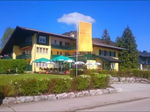 Hotel Bellevue mit Garten und Terrasse