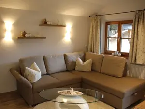 Bequeme Couch mit Bettfunktion