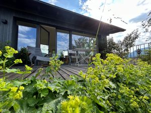 Haus mit Terrasse von südwest