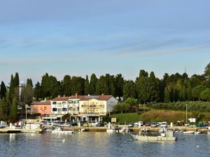 Die Lage des Hauses von der Savudrija-Lagune aus gesehen