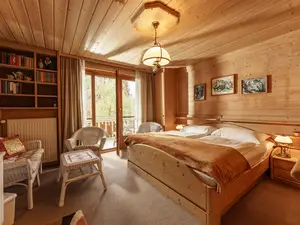 Schlafzimmer mit Doppelbett Schlafzimmer mit Doppelbett