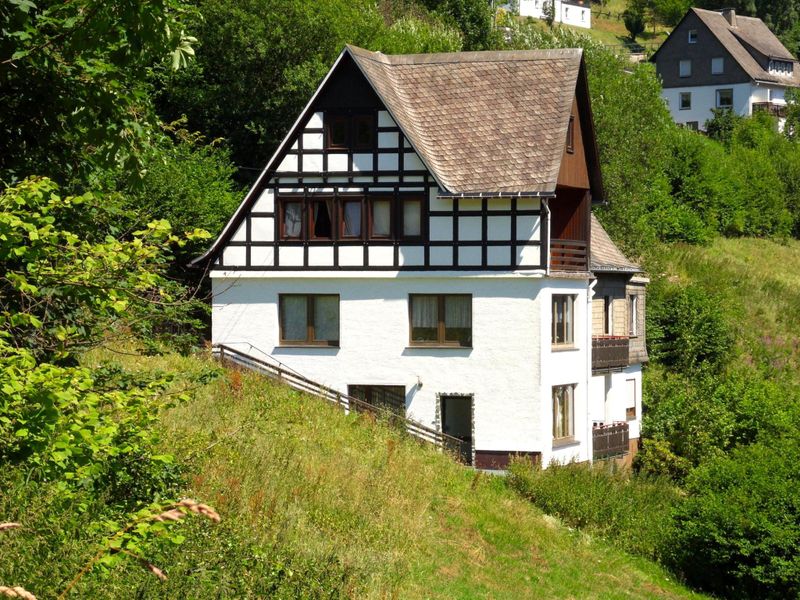 Außenseite Ferienhaus [Sommer]