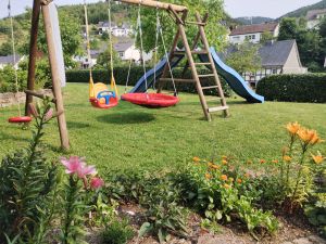 Ferienwohnung Am Kamp - Familie Rickert - Hauseigener Spielplatz