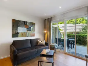 Photo, INSIDE, OUTSIDE