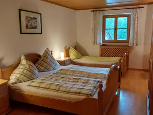Schlafzimmer 1