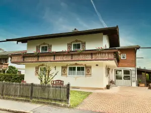 Hausansicht Sommer Hausansicht Sommer