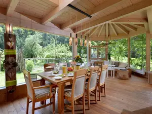 Frühstücksraum im Wintergarten Frühstücksraum im Wintergarten