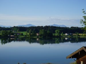 Blick vom Balkon auf Klostersee und Berge