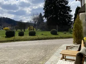 Sitzbank vor der Ferienwohnung mit Ausblick Sitzbank vor der Ferienwohnung mit Ausblick