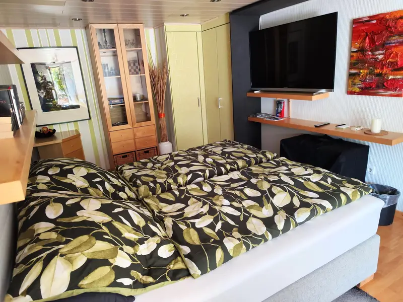 BEDROOM, INSIDE