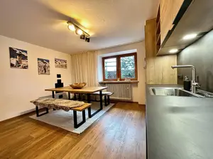 kitchen_with_table kitchen_with_table