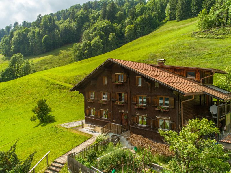 Außenseite Ferienhaus [Sommer]