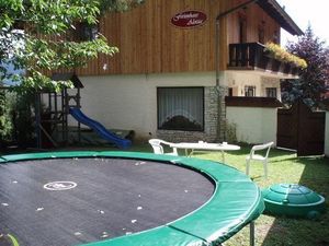 Garten. Trampolin