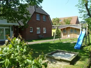 Ferienhaus mit 4 Wohnungen Ferienhaus mit 4 Wohnungen