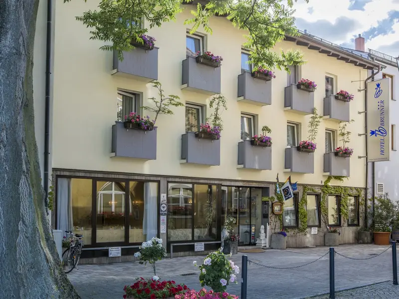 Hotel Brunner - Außenansicht Front 2016