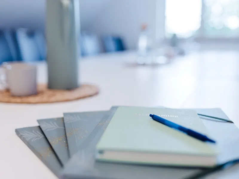 Seminar Unterlagen im Seminarraum (kann kostenpflichtig gebucht werden) Seminar Unterlagen im Seminarraum (kann kostenpflichtig gebucht werden)