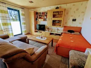 Wohnzimmer mit Zusatzbett