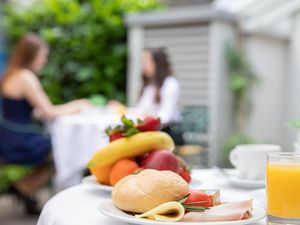 Hotel Gollner Frühstück auf der Terrasse