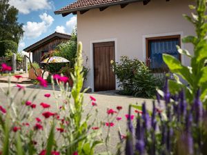 Außenansicht des Gebäudes. Eingang Wohnung Veronika