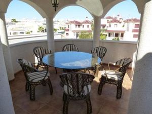 Terrasse mit Platz in der Sonne und im Schatten