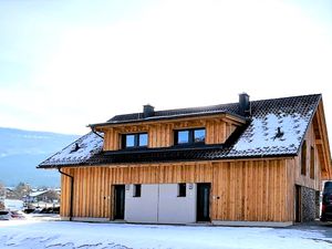 Außenseite Ferienhaus [Winter]