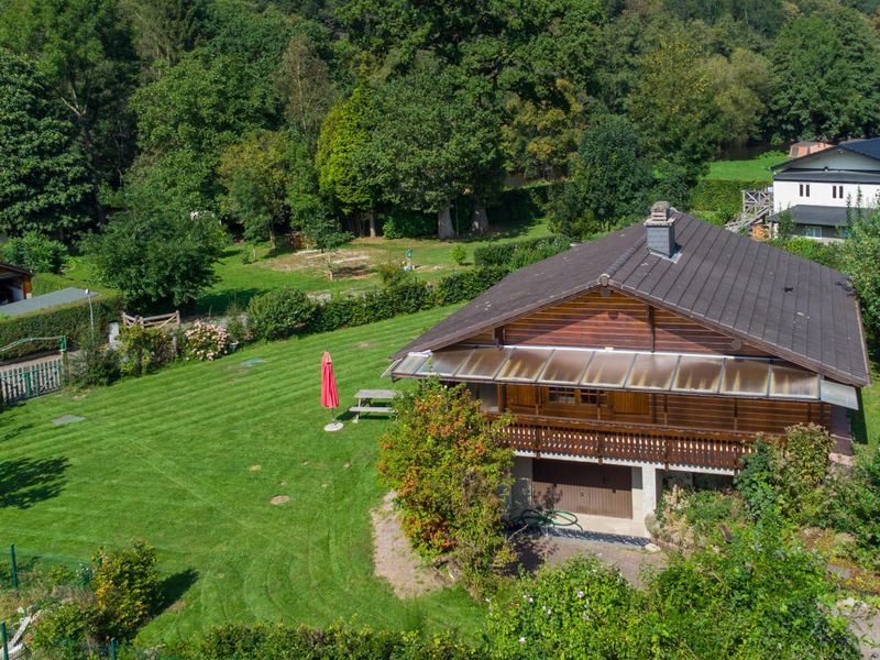 Außenseite Ferienhaus [Sommer]