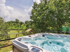 hot-tub