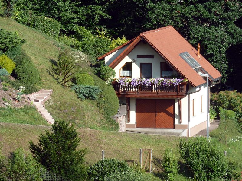 Außenansicht mit Westbalkon