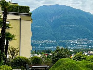 Blick auf Berg und See