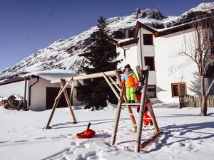 Zimalis_Winterparadies_Spielen_im_Schnee_Galtür_Pa